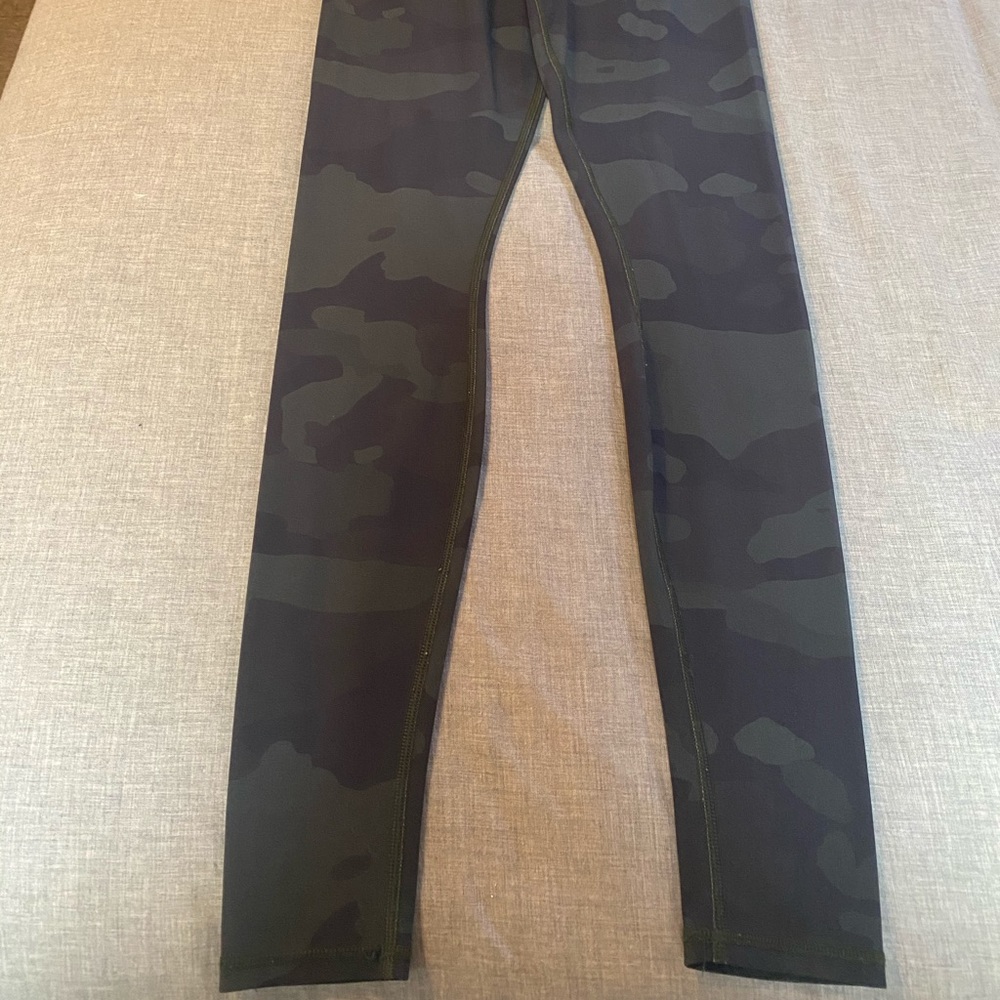 Alo High-Waist Camo Vapor Legging - Hunter Green